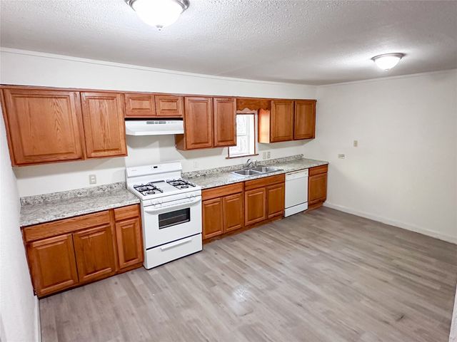 611 4th Street, Mineral Wells, TX 76067