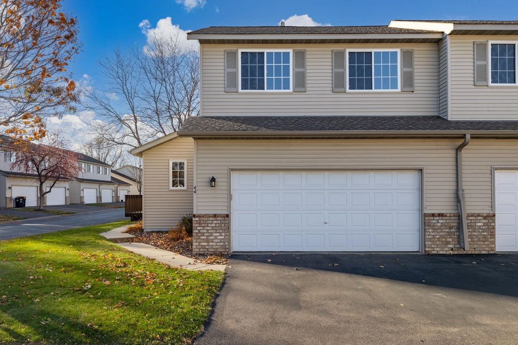 44 Willow Way, Farmington, MN 55024