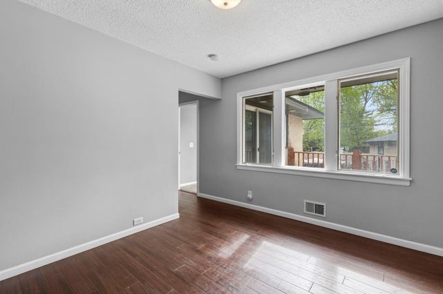 5918 Admiral Lane N, Brooklyn Center, MN 55429