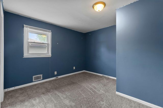 5918 Admiral Lane N, Brooklyn Center, MN 55429