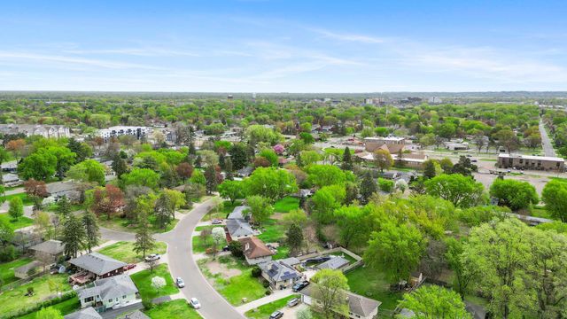 5918 Admiral Lane N, Brooklyn Center, MN 55429