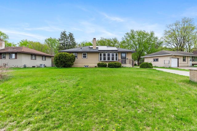 5918 Admiral Lane N, Brooklyn Center, MN 55429