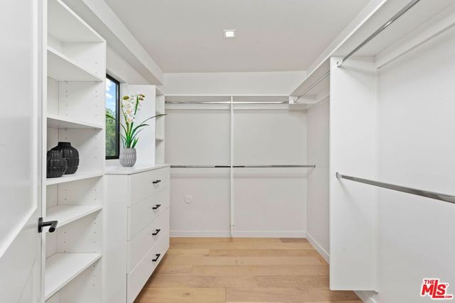 838 N Mansfield Avenue 201, Los Angeles, CA 90038