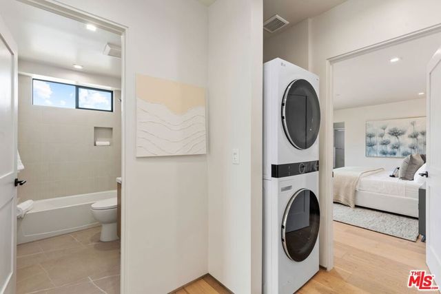 838 N Mansfield Avenue 201, Los Angeles, CA 90038