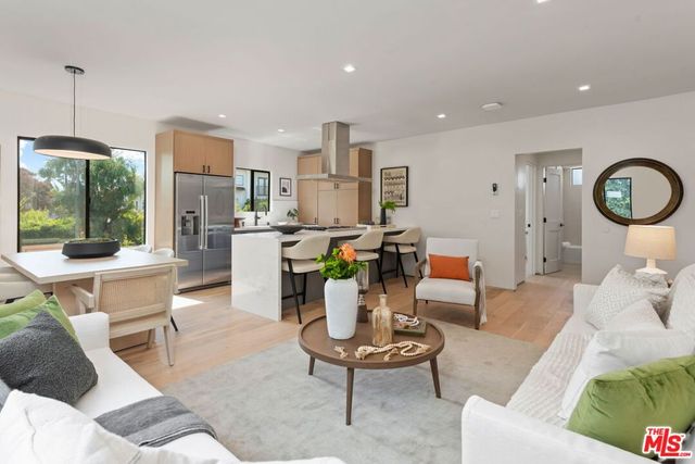 838 N Mansfield Avenue 201, Los Angeles, CA 90038