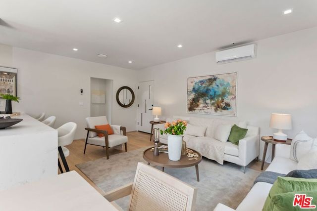 838 N Mansfield Avenue 201, Los Angeles, CA 90038