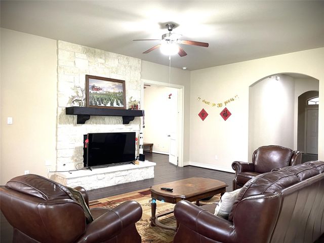 738 Somerset Landing Lane, League City, TX 77573