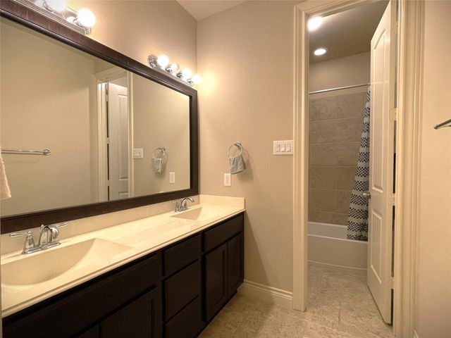 738 Somerset Landing Lane, League City, TX 77573