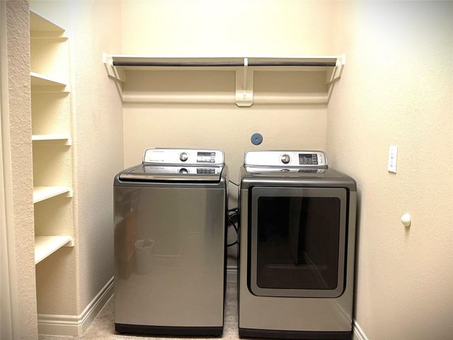 738 Somerset Landing Lane, League City, TX 77573