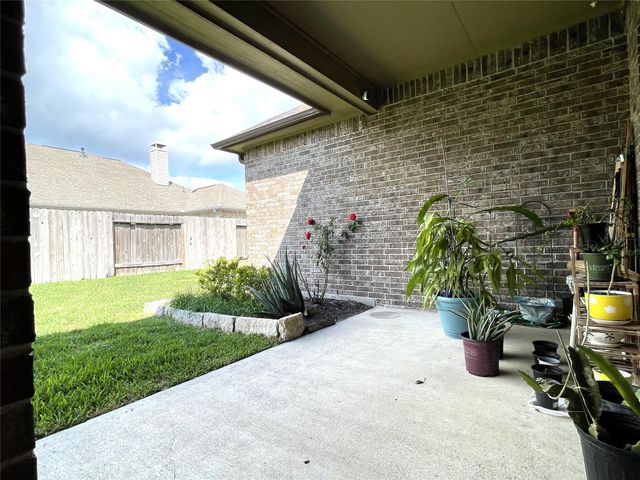 738 Somerset Landing Lane, League City, TX 77573