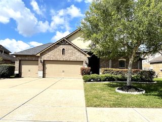 738 Somerset Landing Lane, League City, TX 77573