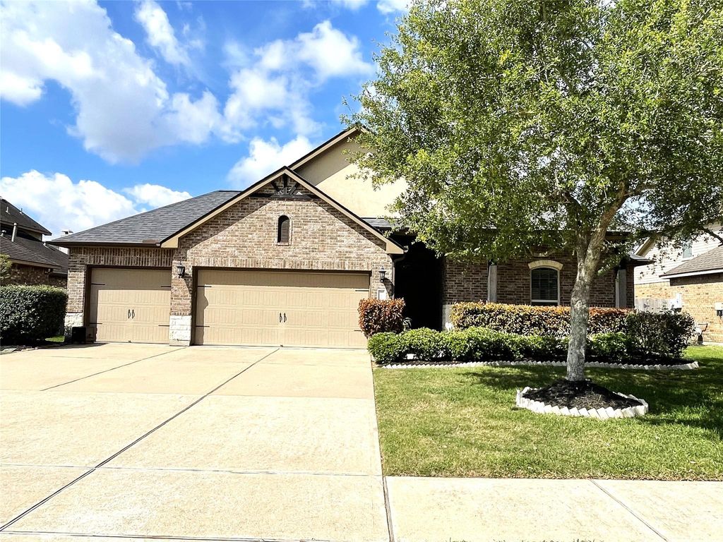 738 Somerset Landing Lane, League City, TX 77573