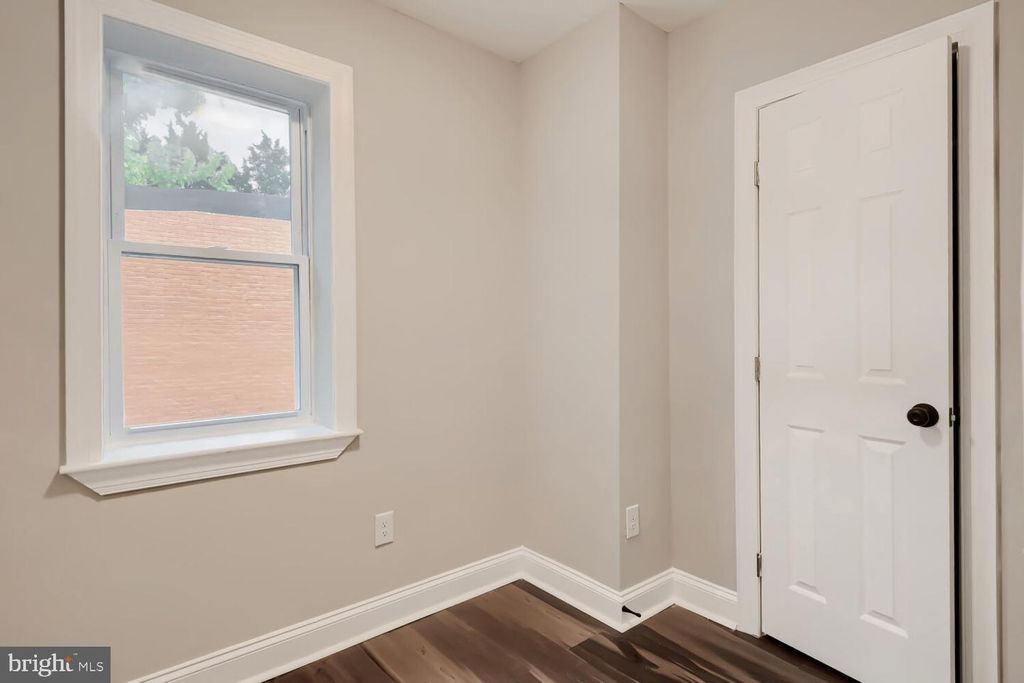 Image 11 of property listing at 2911 FREDERICK AVE, Baltimore, MD 21223