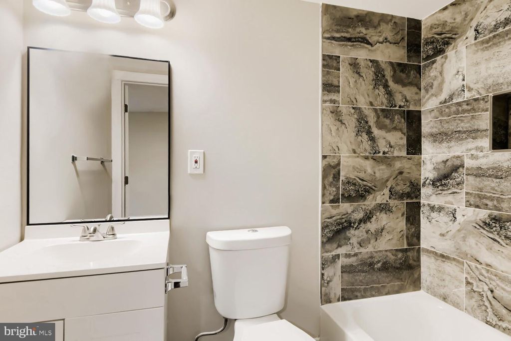 Image 12 of property listing at 2911 FREDERICK AVE, Baltimore, MD 21223