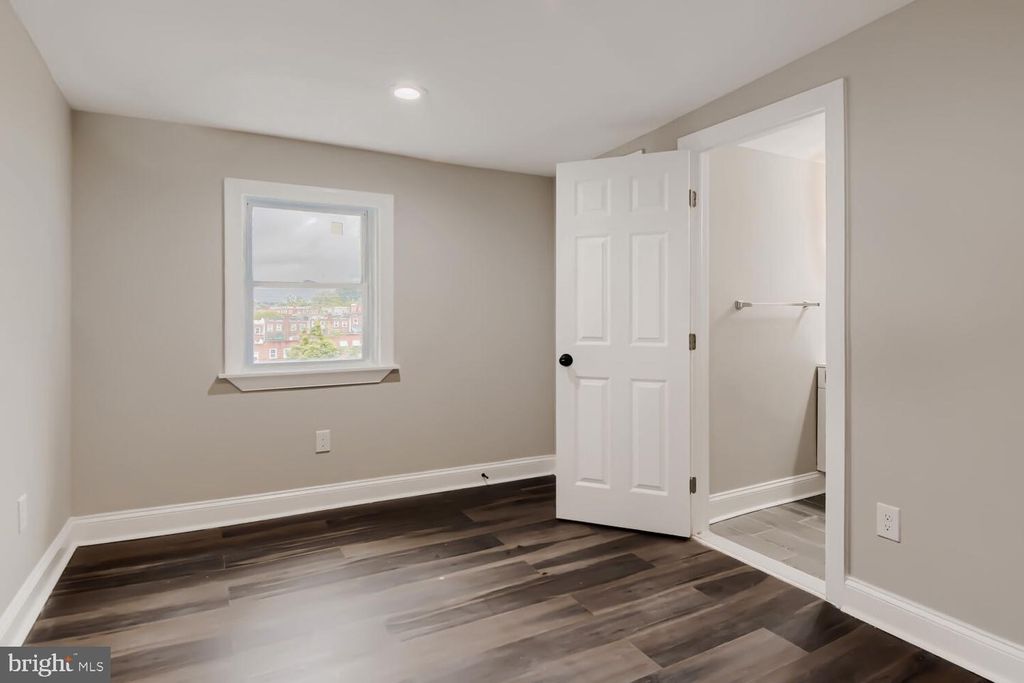 Image 13 of property listing at 2911 FREDERICK AVE, Baltimore, MD 21223