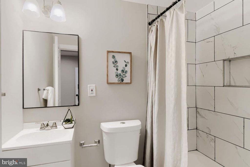 Image 17 of property listing at 2911 FREDERICK AVE, Baltimore, MD 21223