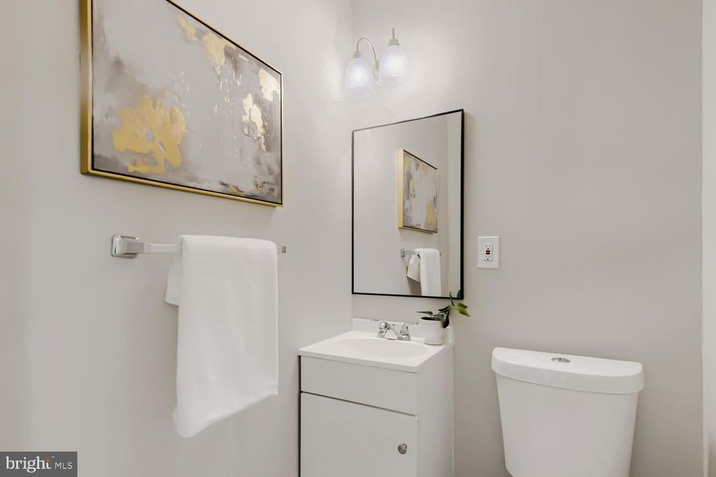 Image 8 of property listing at 2911 FREDERICK AVE, Baltimore, MD 21223
