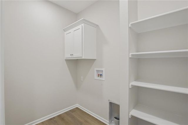 323 NE 51 Road, Warrensburg, MO 64093