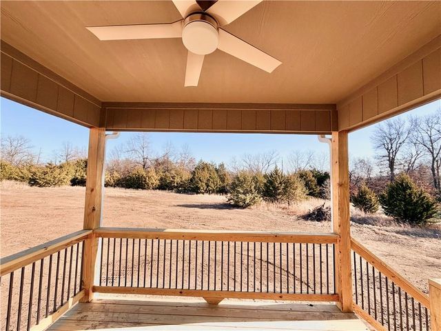 323 NE 51 Road, Warrensburg, MO 64093