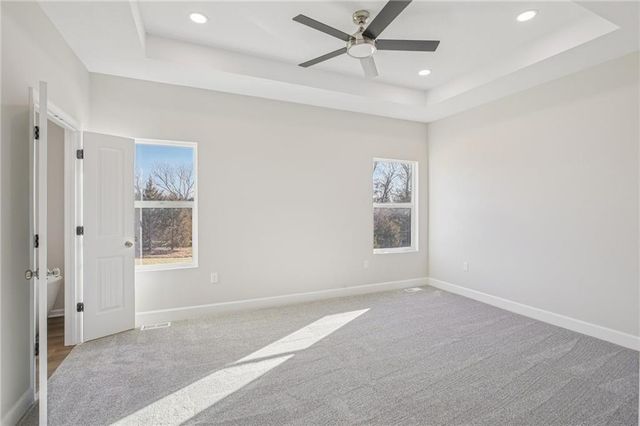 323 NE 51 Road, Warrensburg, MO 64093