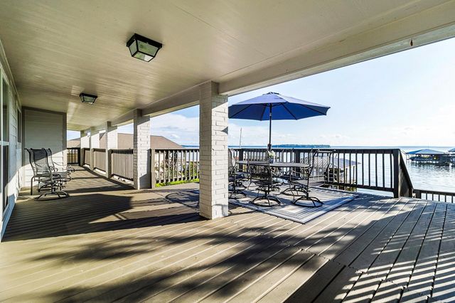 250 Oak Crest Drive, Livingston, TX 77351