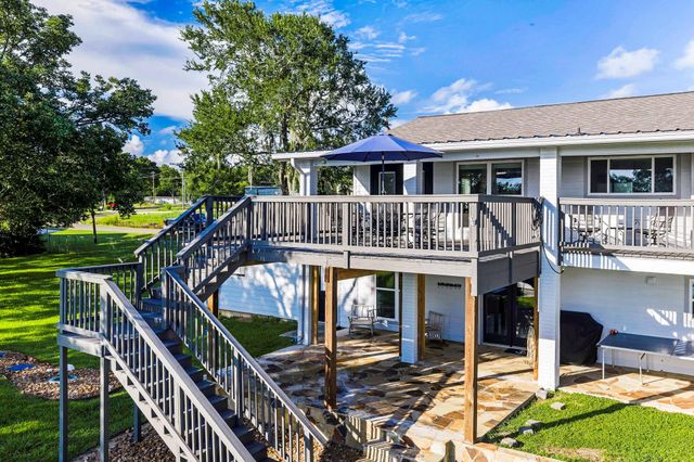 250 Oak Crest Drive, Livingston, TX 77351