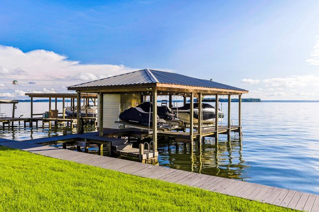 250 Oak Crest Drive, Livingston, TX 77351
