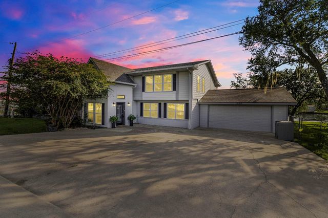 250 Oak Crest Drive, Livingston, TX 77351