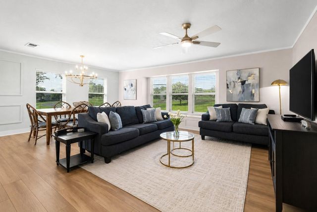 250 Oak Crest Drive, Livingston, TX 77351