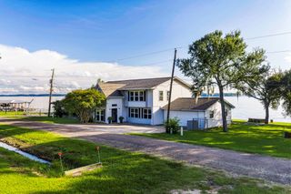 250 Oak Crest Drive, Livingston, TX 77351