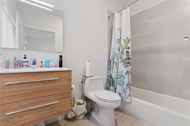4440 NW 8th Court, Plantation, FL 33317