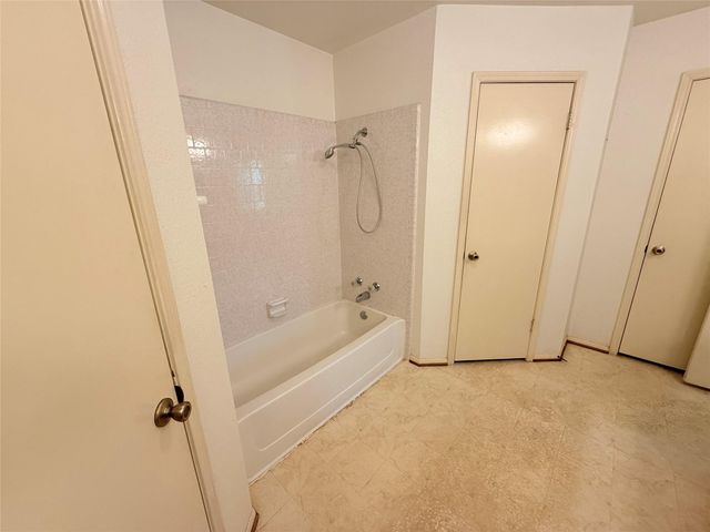 872 Granville Drive, Houston, TX 77091