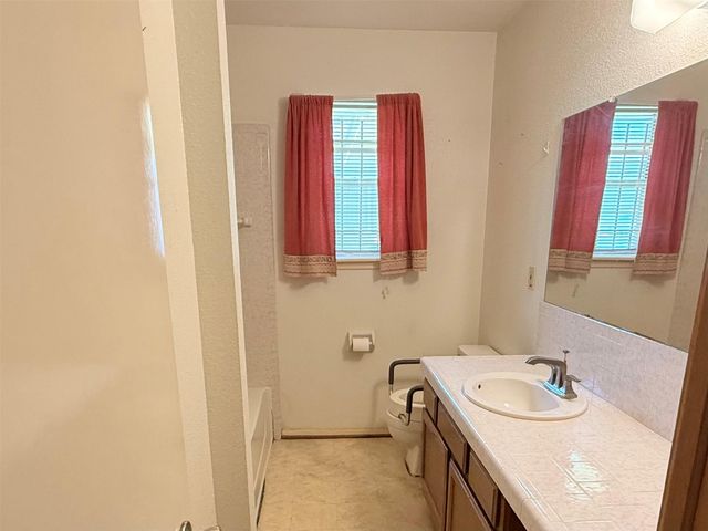 872 Granville Drive, Houston, TX 77091