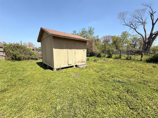 872 Granville Drive, Houston, TX 77091