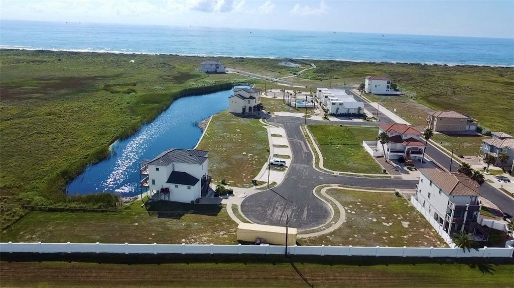 6501 Villa Soria Dr, Port Aransas, TX 78373 — photo 2