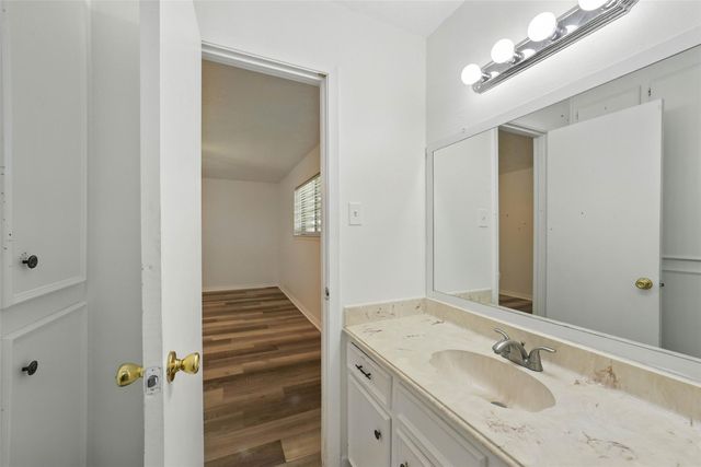 3410 Meadow Loop E, Pasadena, TX 77505
