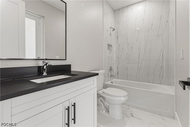 2108 NE 15th TER, Cape Coral, FL 33909