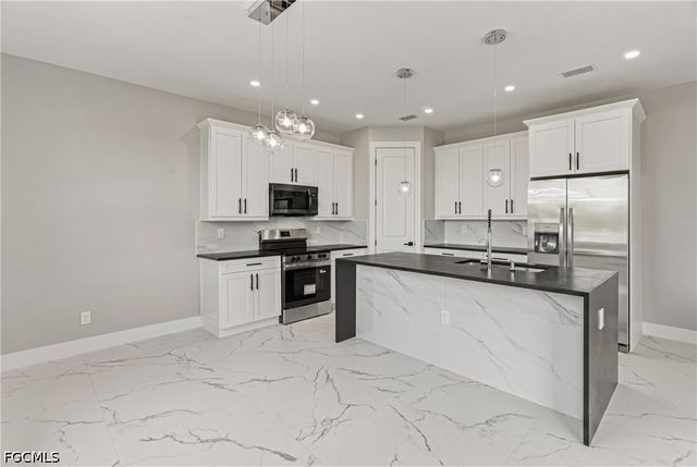 2108 NE 15th TER, Cape Coral, FL 33909