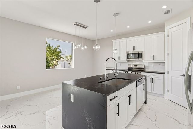 2108 NE 15th TER, Cape Coral, FL 33909