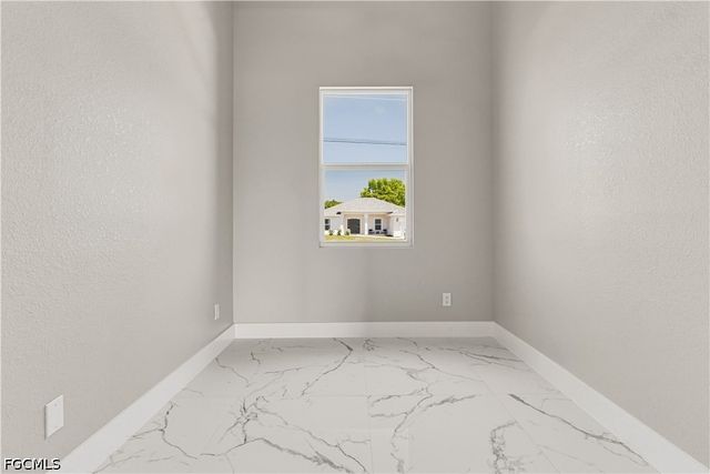 2108 NE 15th TER, Cape Coral, FL 33909