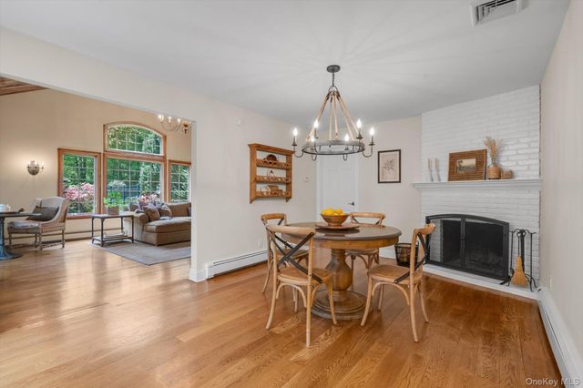 3 Carriage Court, Dix Hills, NY 11746