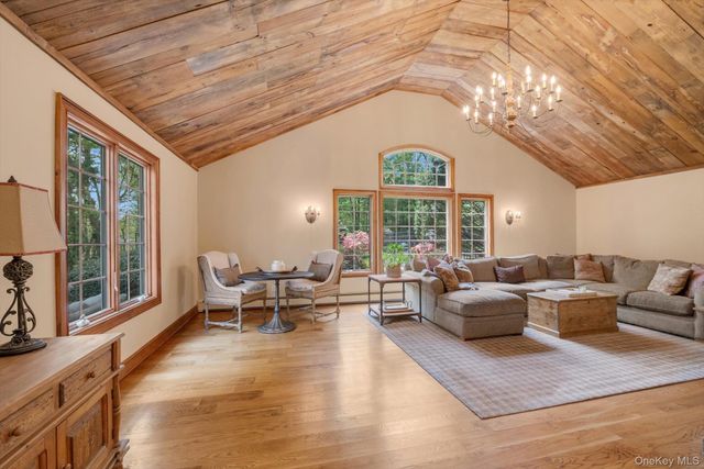 3 Carriage Court, Dix Hills, NY 11746