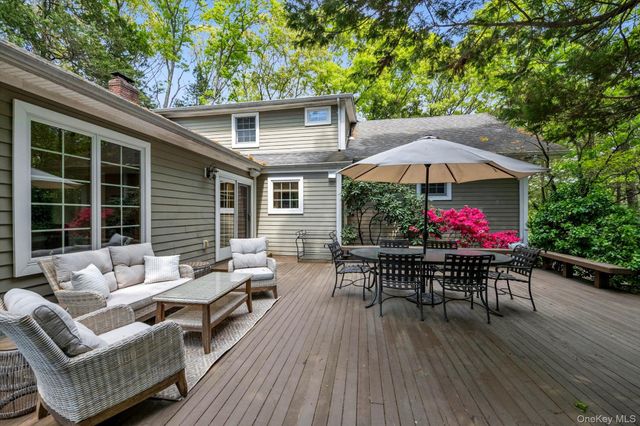 3 Carriage Court, Dix Hills, NY 11746
