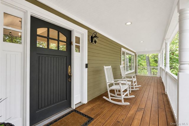3 Carriage Court, Dix Hills, NY 11746