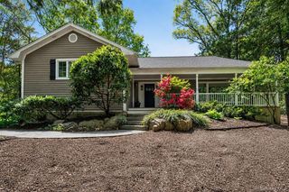 3 Carriage Court, Dix Hills, NY 11746