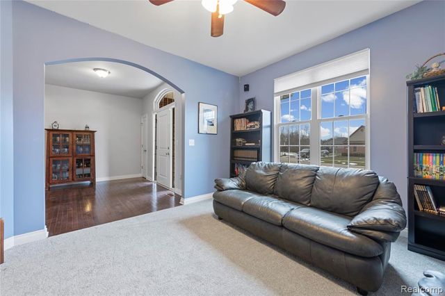 801 Watersmeet Drive, Oxford, MI 48371