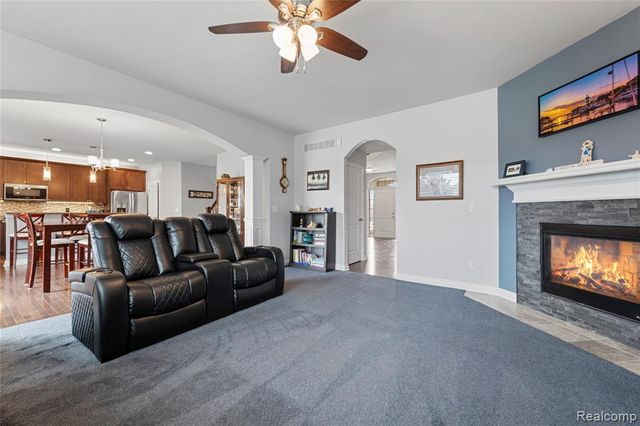 801 Watersmeet Drive, Oxford, MI 48371