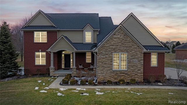 801 Watersmeet Drive, Oxford, MI 48371