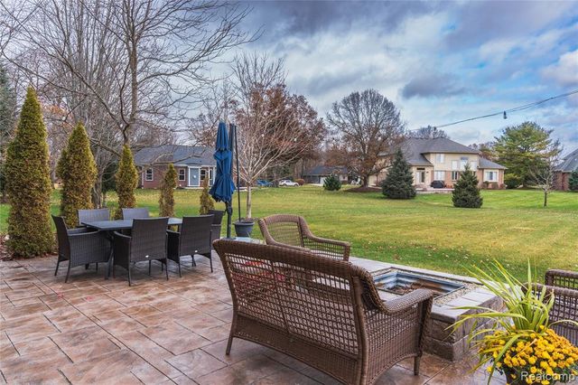 801 Watersmeet Drive, Oxford, MI 48371