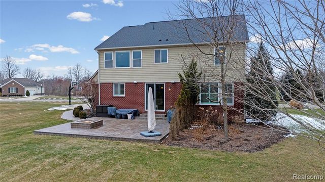 801 Watersmeet Drive, Oxford, MI 48371